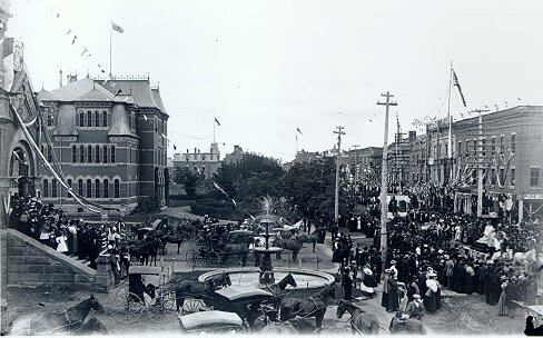 Queen Street-Phoenix Square, 1897